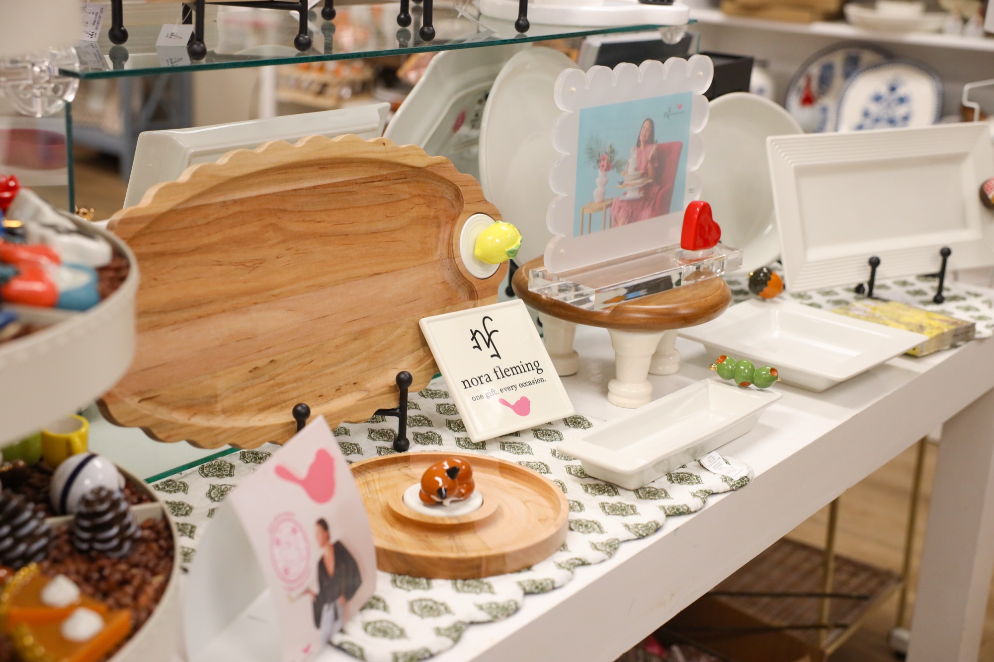 Cutting boards and kitchen accent pieces on display
